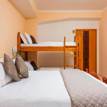 Iris 3* 로카라소