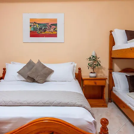 Iris Hotel