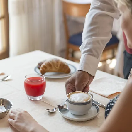 Iris 3* 로카라소